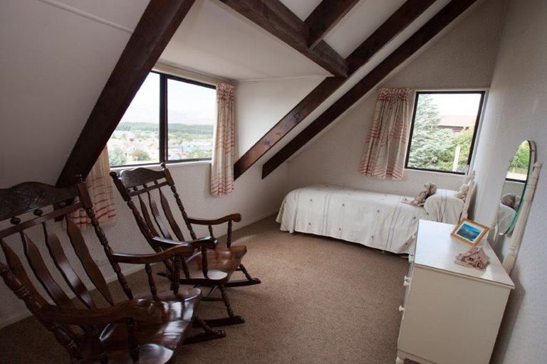 Photo of property in 4 Hamilton Drive, Lake Tekapo, 7999