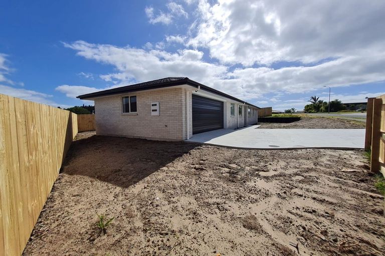 Photo of property in 15 Ocean View Rise, Ruakaka, 0116