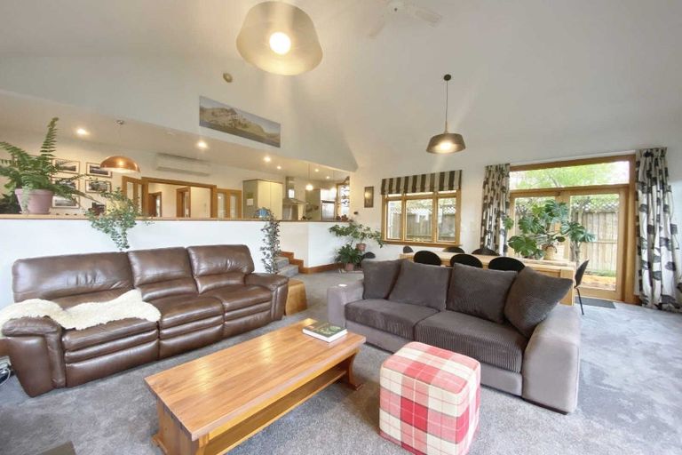 Photo of property in 91 Somerfield Street, Somerfield, Christchurch, 8024