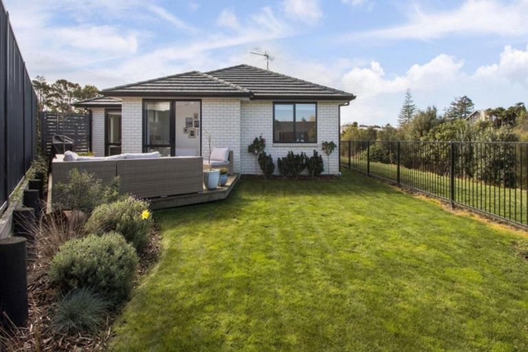 Photo of property in 9 Pioneer Crescent, Omokoroa, 3114