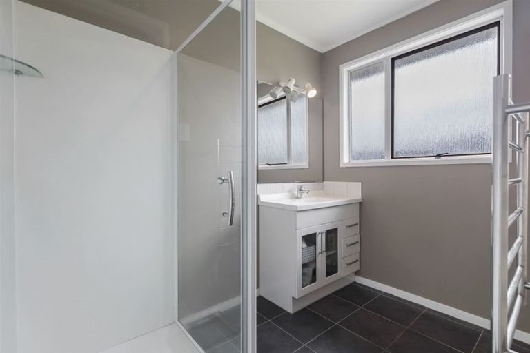 Photo of property in 31 Border Road, Henderson, Auckland, 0612