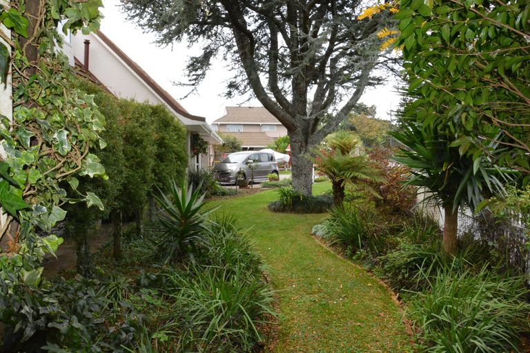 Photo of property in 55 Branch Road, Highlands Park, New Plymouth, 4312