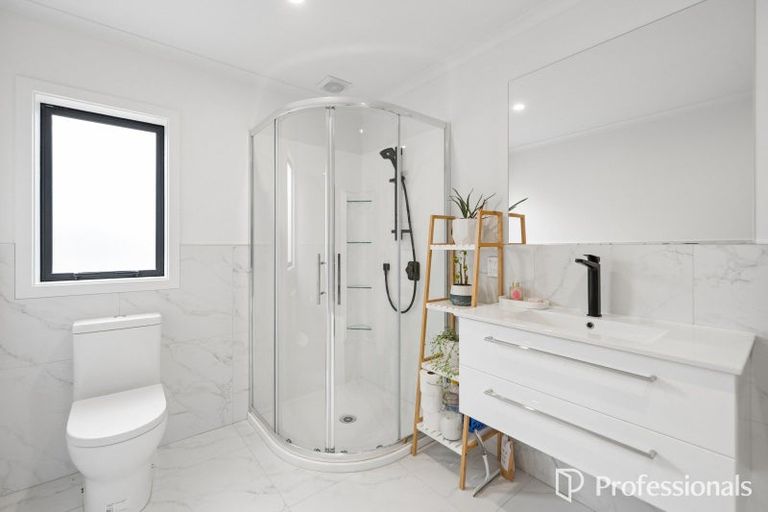 Photo of property in 17 Ford Road, Manor Park, Lower Hutt, 5019