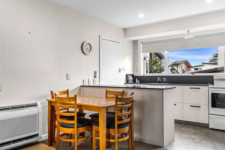 Photo of property in 1/5 Chislehurst Place, Bryndwr, Christchurch, 8052