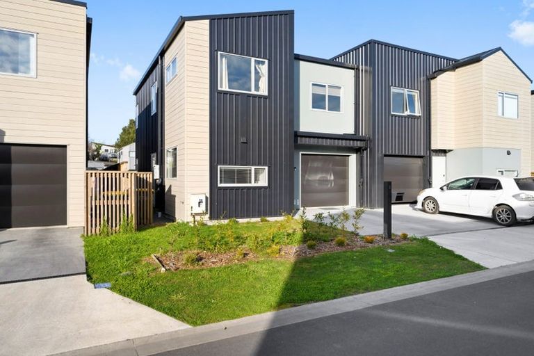 Photo of property in 3 Selkirk Lane, Hamilton Lake, Hamilton, 3204