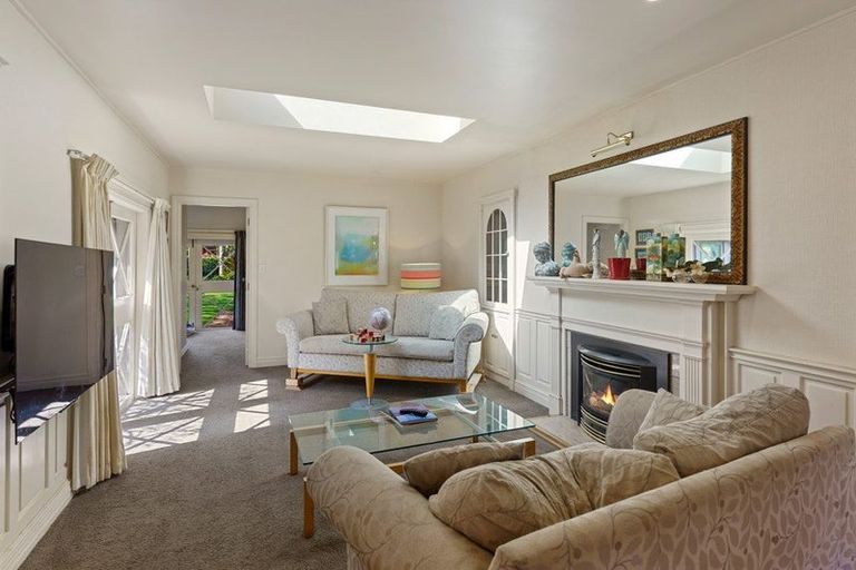 Photo of property in 9 Karaka Grove, Waikanae, 5036