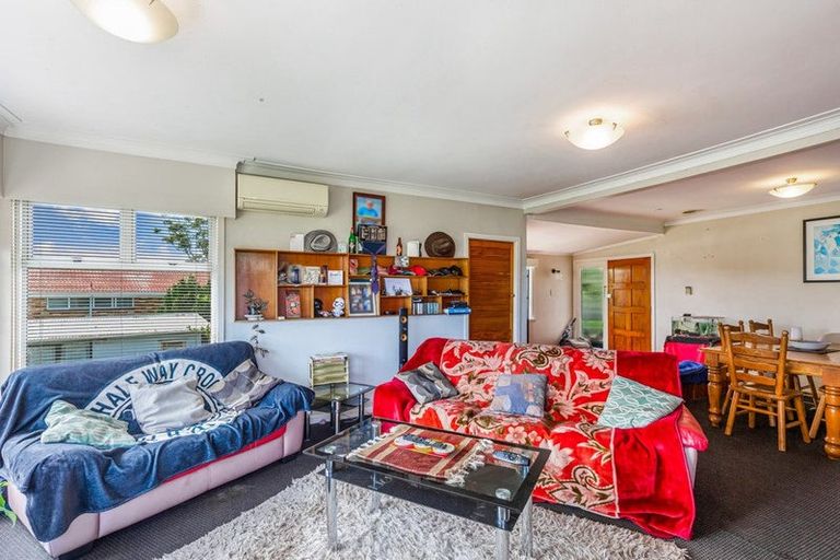 Photo of property in 85 Glengarry Road, Glen Eden, Auckland, 0602