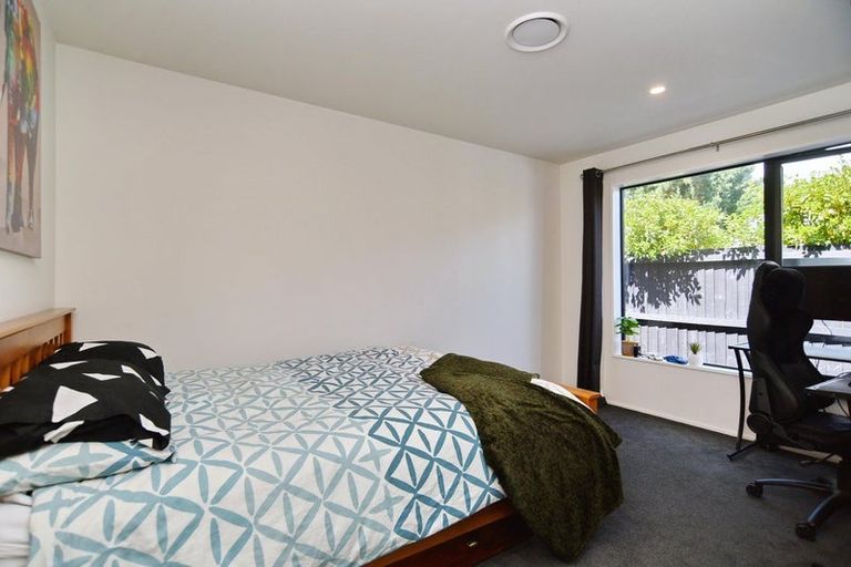 Photo of property in 33 Kohunga Crescent, Bottle Lake, Christchurch, 8083