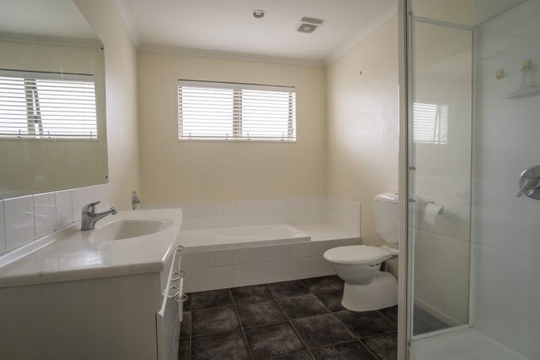 Photo of property in 29 Erlestoke Crescent, Churton Park, Wellington, 6037