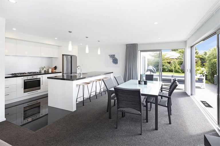 Photo of property in 8 Whitau Place, Marshland, Christchurch, 8083