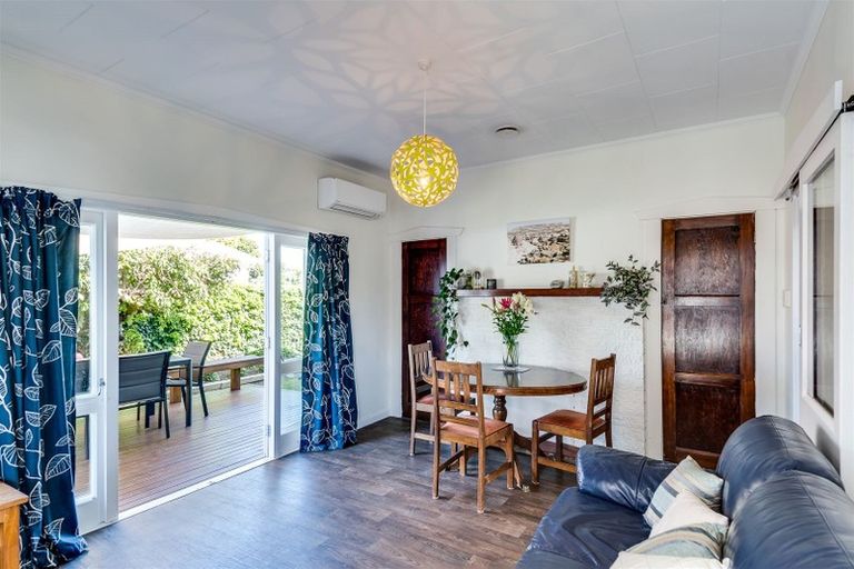 Photo of property in 1211 Caroline Road, Mayfair, Hastings, 4122