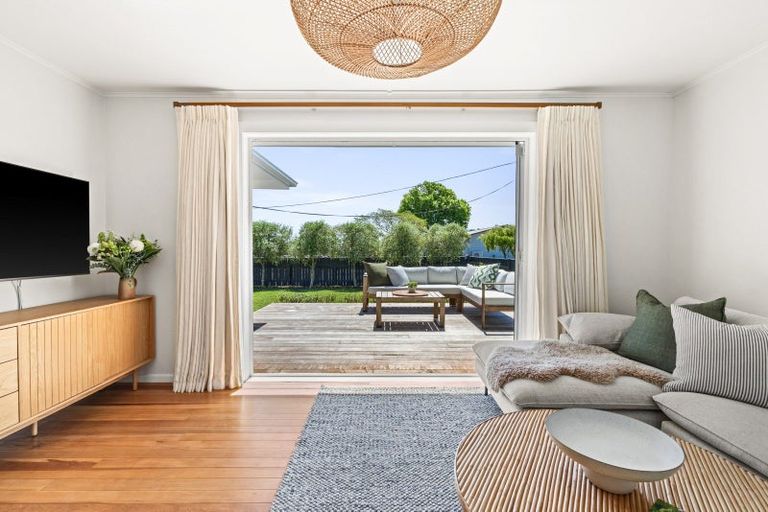 Photo of property in 12 Nimon Street, Havelock North, 4130