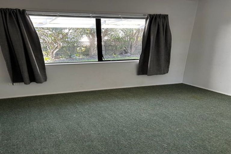 Photo of property in 5 Augustus Earle Place, Pukehangi, Rotorua, 3015