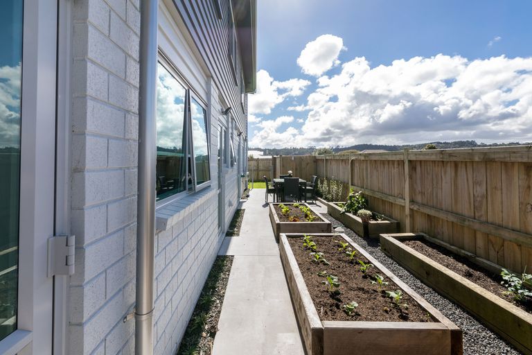 Photo of property in 63 Tapu Road, Huapai, Kumeu, 0810