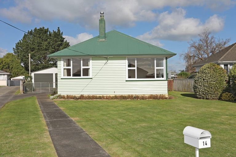 Photo of property in 14 Ward Street, Bulls, 4818