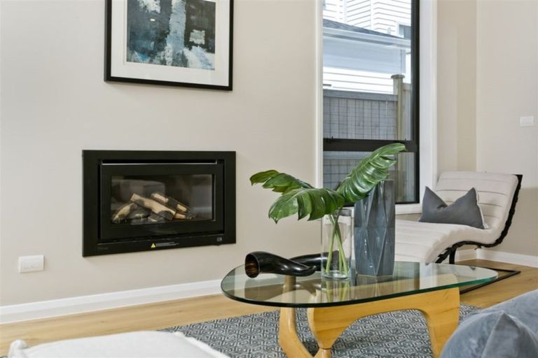 Photo of property in 16 Turutu Place, Long Bay, Auckland, 0630