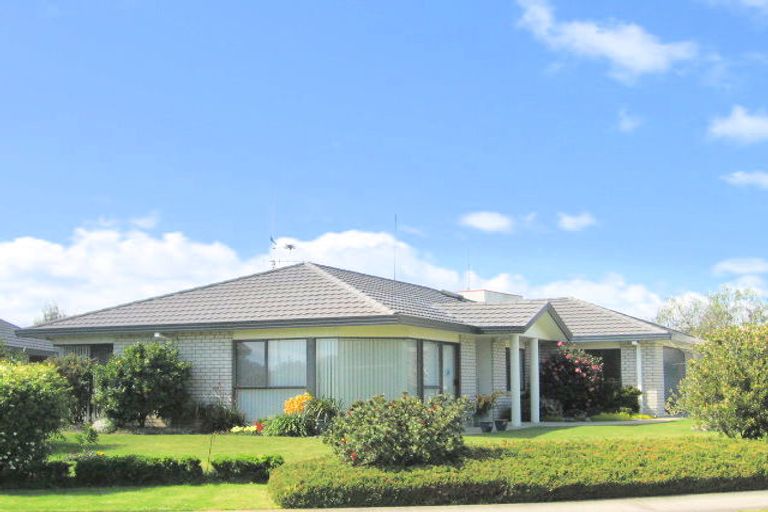 Photo of property in 39 Luculia Drive, Mount Maunganui, 3116