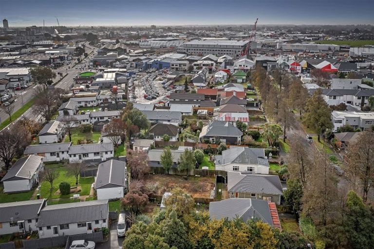 Photo of property in 19 Defoe Place, Waltham, Christchurch, 8023