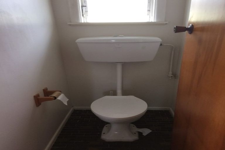 Photo of property in 1/38 Woodside Avenue, Northcote, Auckland, 0627