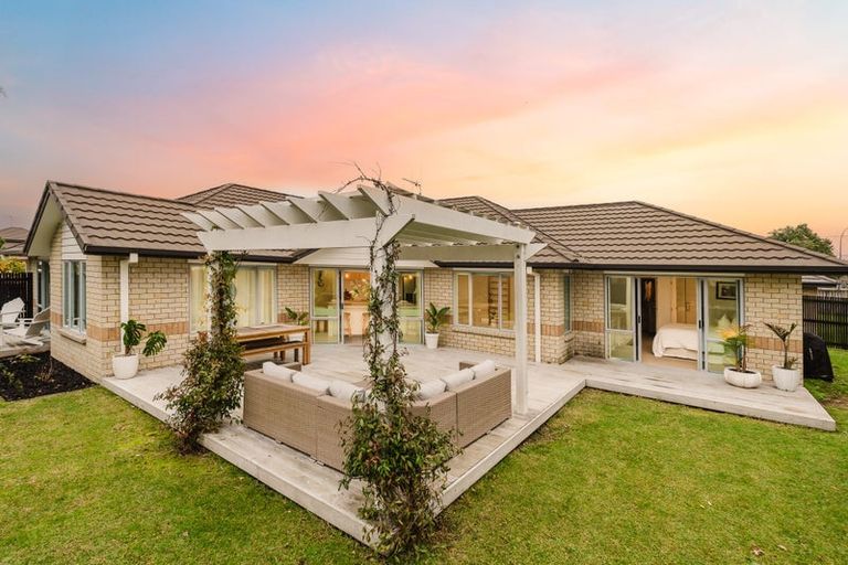 Photo of property in 26 Nielsen Gardens, Rototuna, Hamilton, 3210