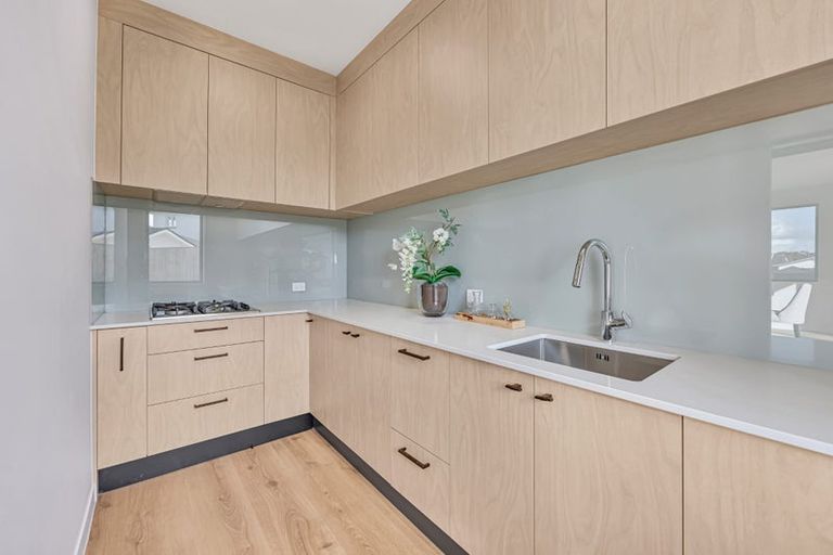 Photo of property in 17a Alexandra Street, Riverhead, 0820