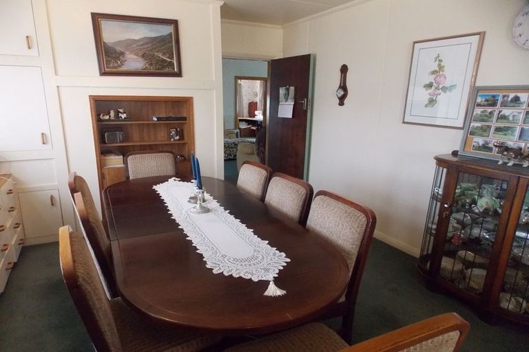 Photo of property in 30 Kuku Street, Tangimoana, 4822