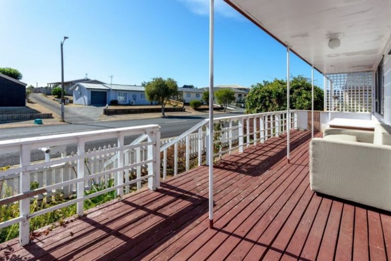 Photo of property in 122a Mayfair Avenue, Whangamata, 3620