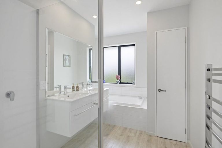 Photo of property in 16 Cressy Place, Darfield, 7510