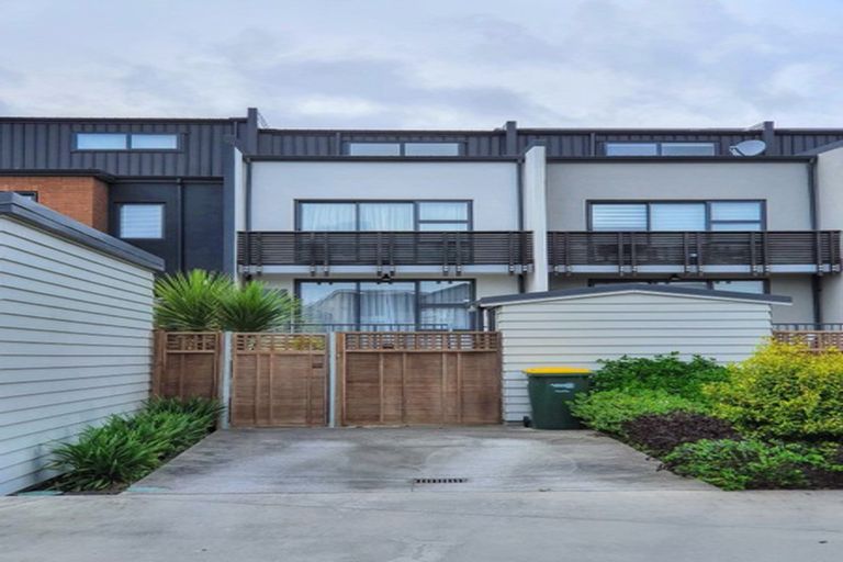 Photo of property in 196 Hobsonville Point Road, Hobsonville, Auckland, 0616