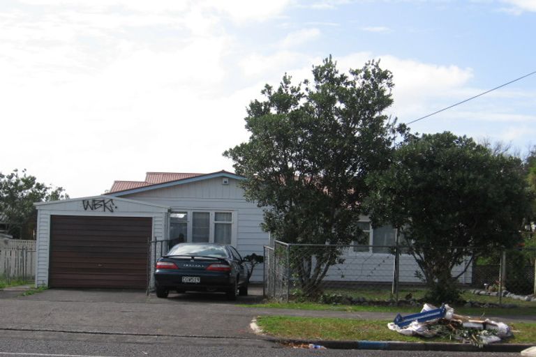 Photo of property in 1/25 St Leonards Road, Kelston, Auckland, 0602
