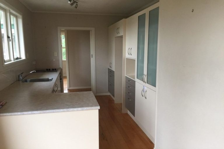 Photo of property in 3 La Trobe Street, Pakuranga Heights, Auckland, 2010