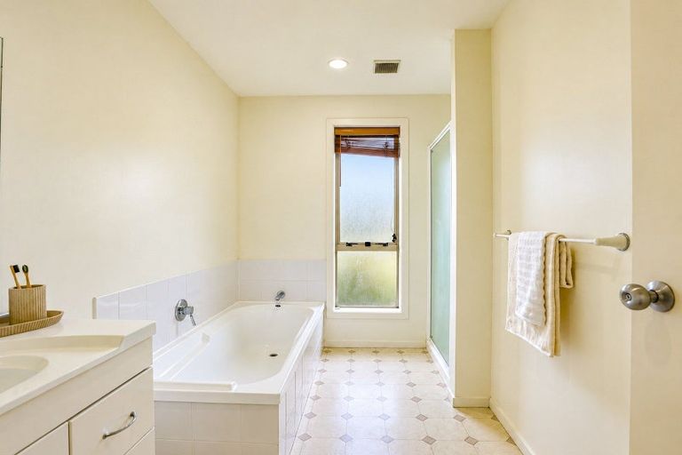 Photo of property in 10 Blue Cedar Lane, Enderley, Hamilton, 3214