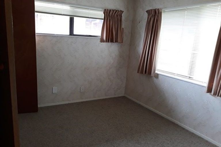 Photo of property in 2 Edgecombe Court, Roslyn, Palmerston North, 4414