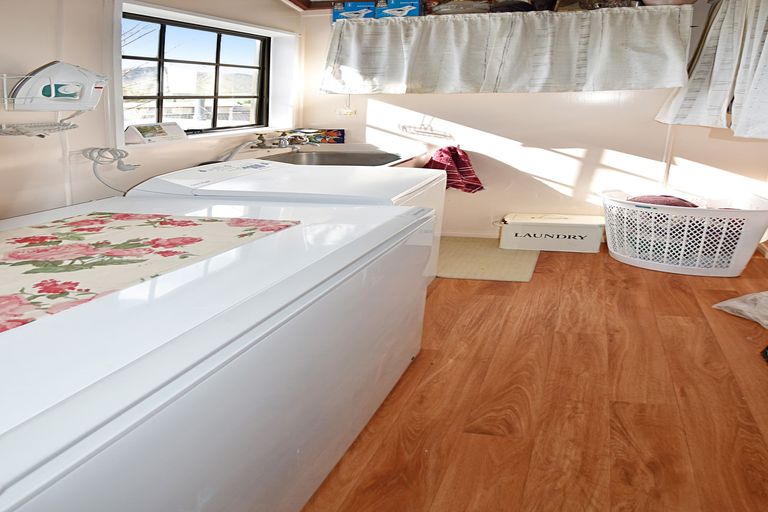 Photo of property in 30 Black Peak Road, Omarama, 9412