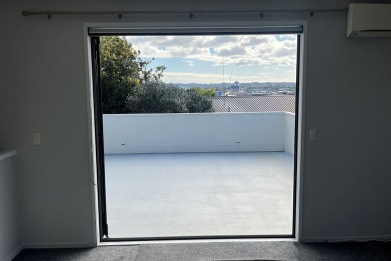 Photo of property in 41 Lavelle Road, Henderson, Auckland, 0612