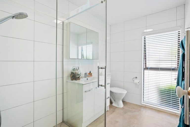 Photo of property in 2/22 Bramley Drive, Farm Cove, Auckland, 2012