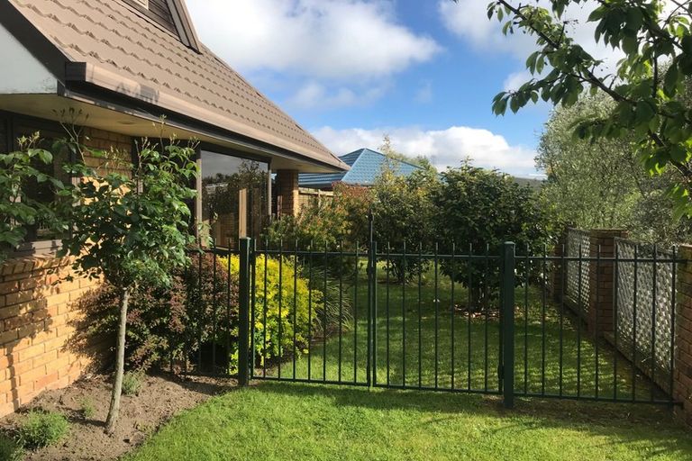 Photo of property in 2 Lantern Lane, Halswell, Christchurch, 8025