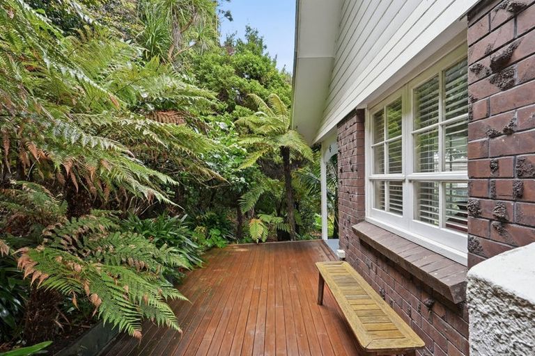 Photo of property in 199 Chelsea View Drive, Chatswood, Auckland, 0626