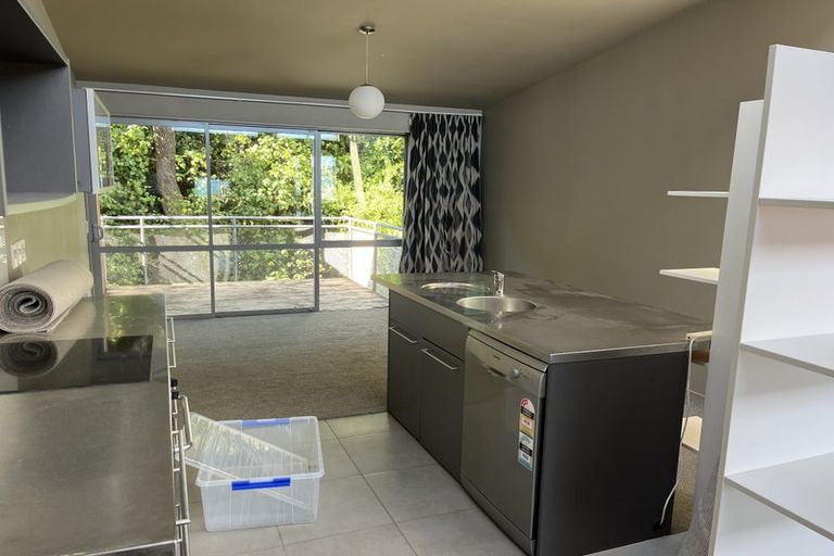 Photo of property in 16/2 Onslow Road, Khandallah, Wellington, 6035