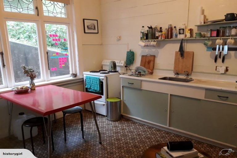 Photo of property in 2/134 Evans Bay Parade, Roseneath, Wellington, 6021