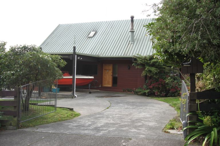 Photo of property in 5 Ngahere Street, Stokes Valley, Lower Hutt, 5019
