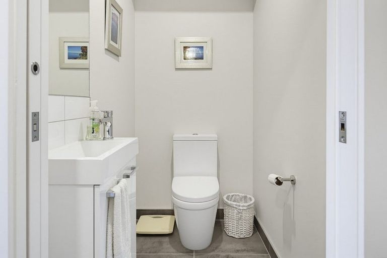 Photo of property in 11 Nanda Way, Khandallah, 6035