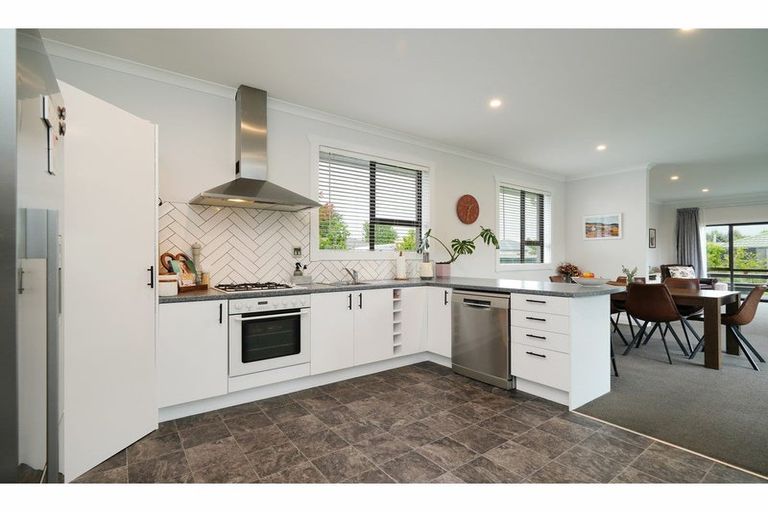 Photo of property in 12 Moa Street, Waikiwi, Invercargill, 9810