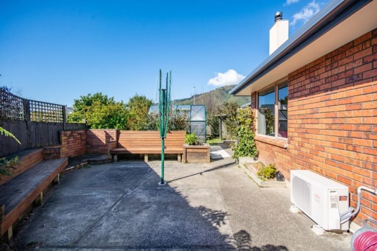 Photo of property in 14 Ranui Street, Waikawa, Picton, 7220