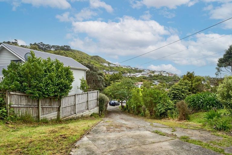 Photo of property in 23 Hollies Crescent, Johnsonville, Wellington, 6037