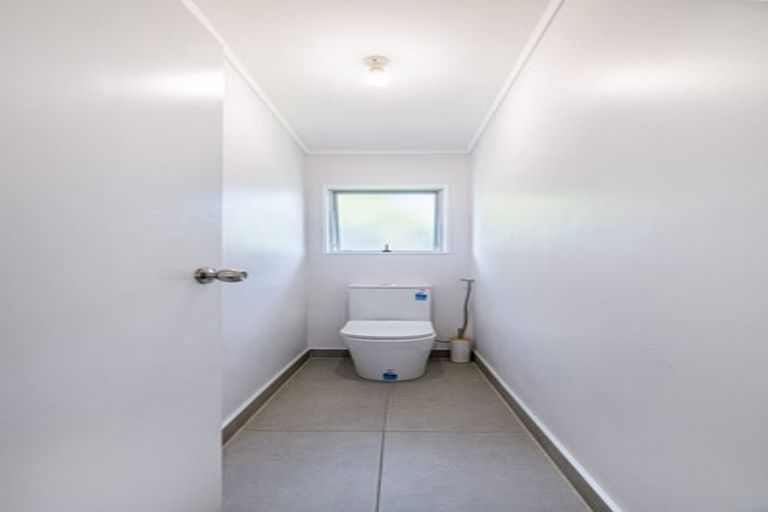 Photo of property in 2/59 Archibald Road, Kelston, Auckland, 0602