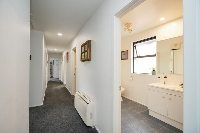 Photo of property in 64 Watt Road, Otatara, Invercargill, 9879