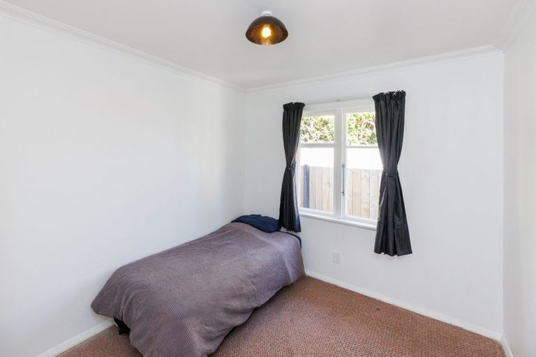 Photo of property in 12 Galway Avenue, Hokowhitu, Palmerston North, 4410
