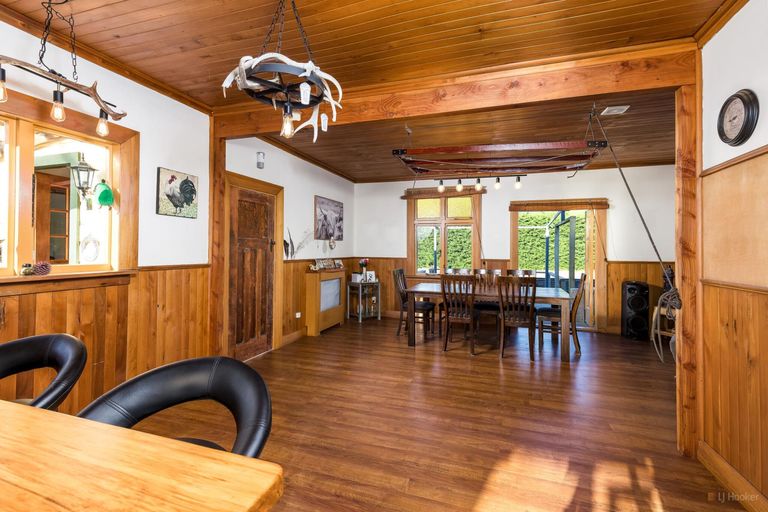 Photo of property in 19 Mount John Road, Waimate, 7977