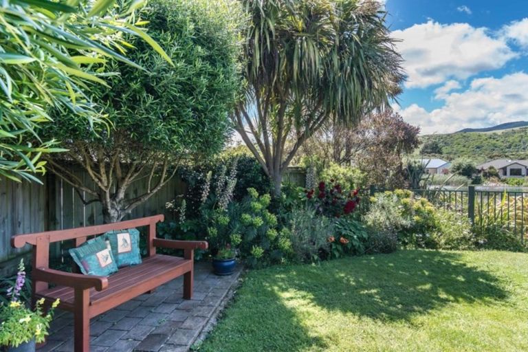Photo of property in 23 Lorna Irene Drive, Raumati South, Paraparaumu, 5032